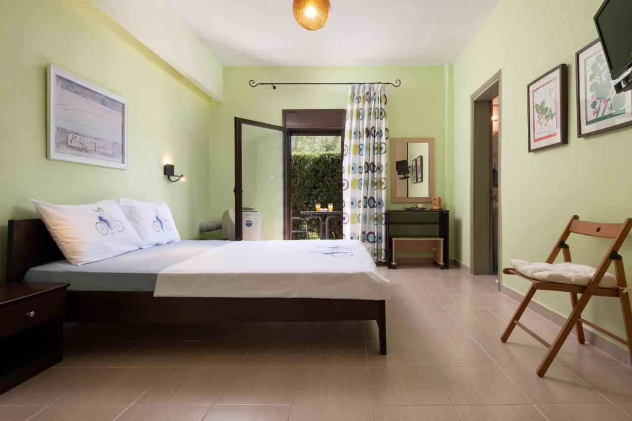 Niriides Hotel Porto Koufo Ngoại thất bức ảnh