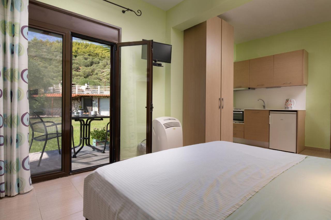 Niriides Hotel Porto Koufo Ngoại thất bức ảnh